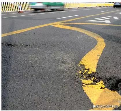 公路養(yǎng)護(hù)網(wǎng) 瀝青路面四類(lèi)經(jīng)典 病害 處理方案,選對(duì)設(shè)備也很關(guān)鍵